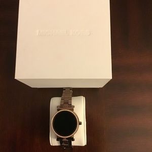 Michael Kors Sofie Pave smartwatch